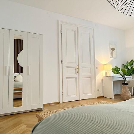 Designer Apartment Near Main Station فيينا المظهر الخارجي الصورة