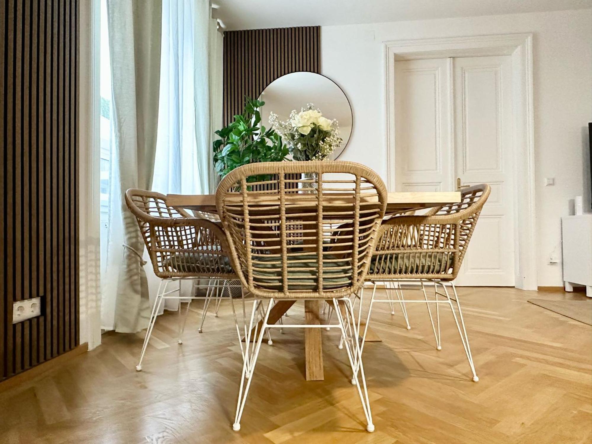 Designer Apartment Near Main Station فيينا المظهر الخارجي الصورة