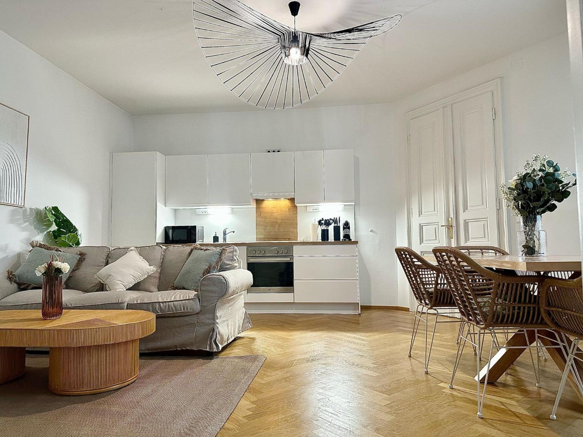 Designer Apartment Near Main Station فيينا المظهر الخارجي الصورة
