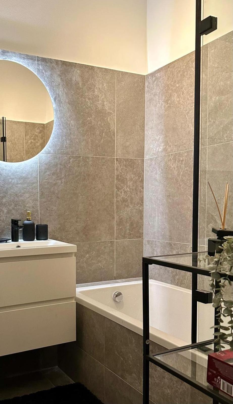 Designer Apartment Near Main Station فيينا المظهر الخارجي الصورة